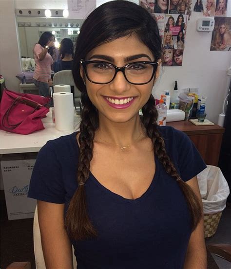 Mia Khalifa .